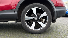 Nissan Qashqai 1.2 DiG-T N-Connecta 5dr Petrol Hatchback